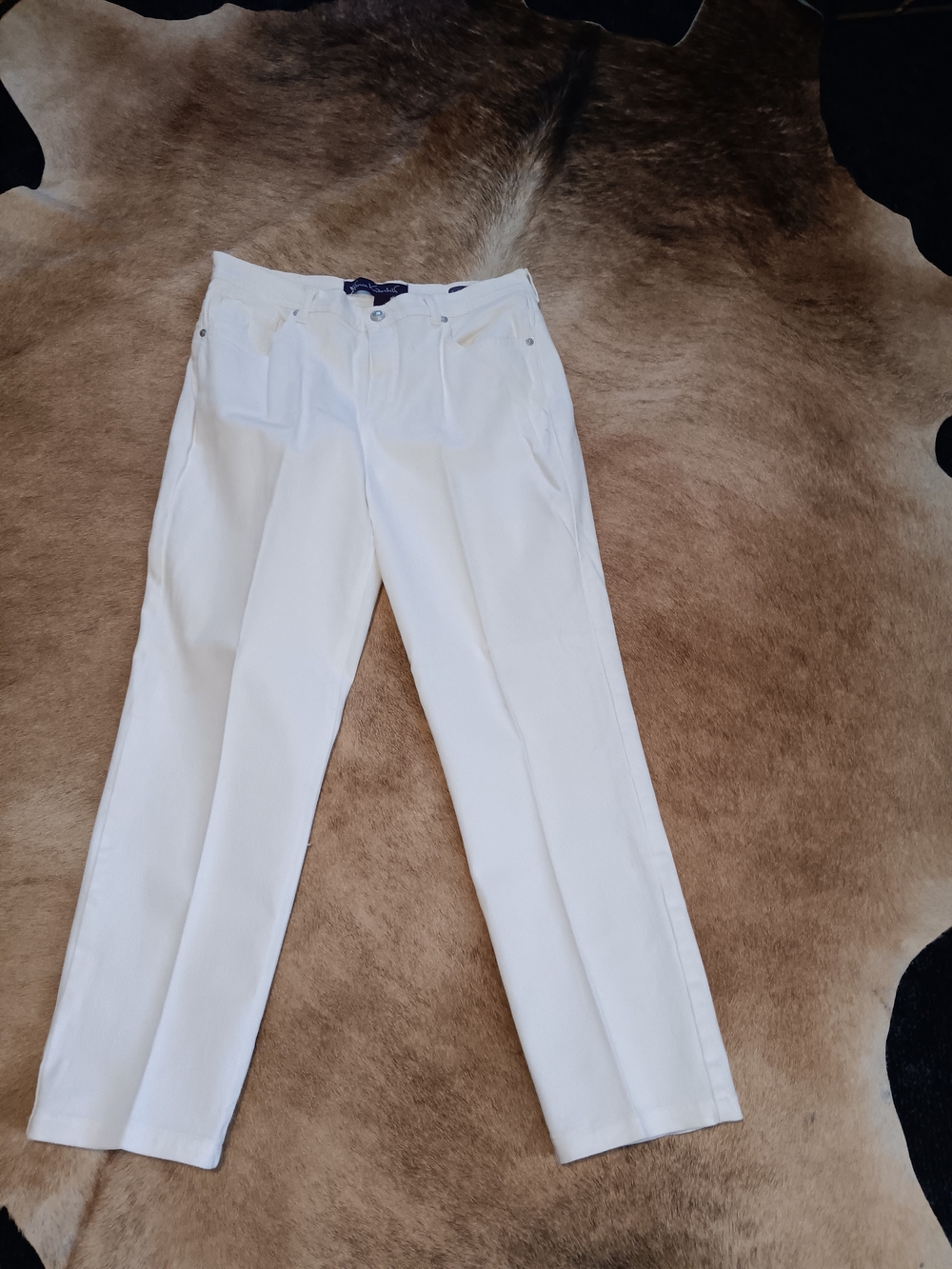 Gloria Vanderbilt White Straight Leg Jeans